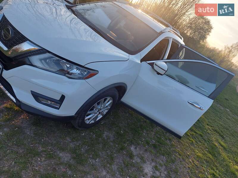 Внедорожник / Кроссовер Nissan Rogue 2017 в Ковеле