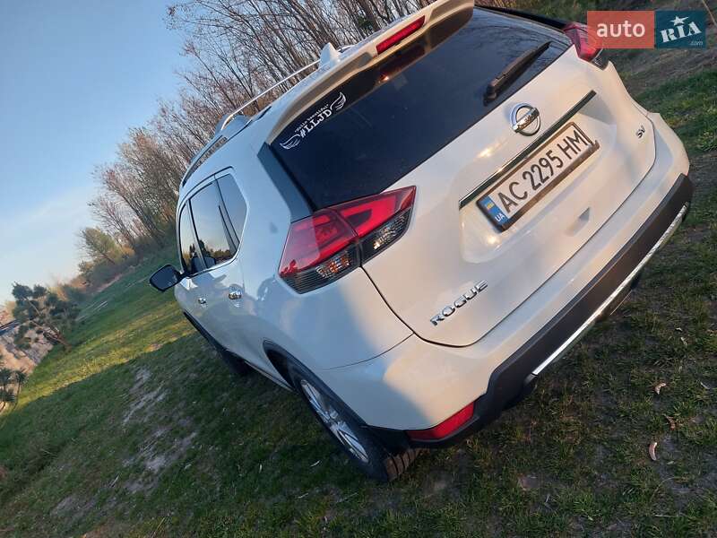 Внедорожник / Кроссовер Nissan Rogue 2017 в Ковеле