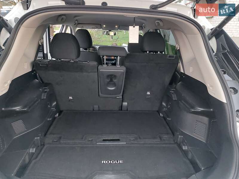 Внедорожник / Кроссовер Nissan Rogue 2017 в Ковеле