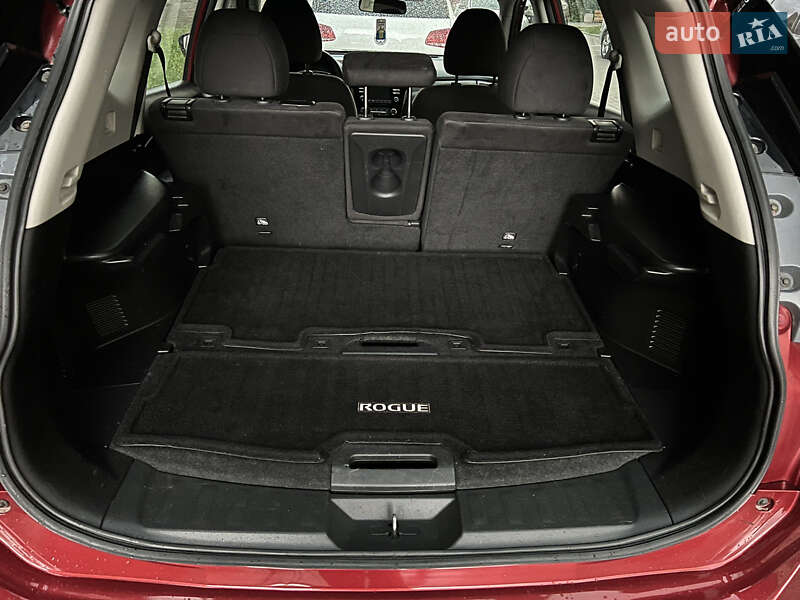 Позашляховик / Кросовер Nissan Rogue 2015 в Рівному