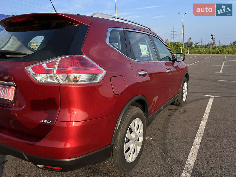 Позашляховик / Кросовер Nissan Rogue 2015 в Рівному