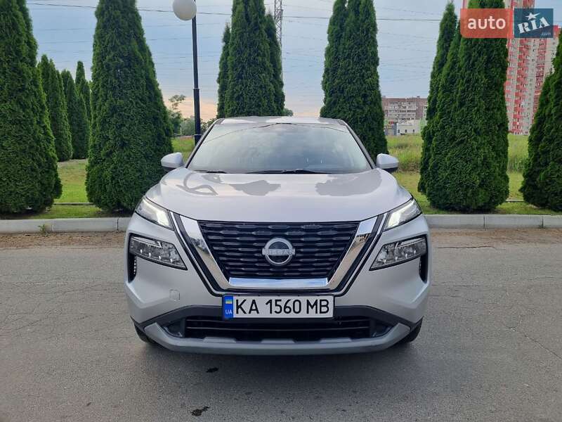 Внедорожник / Кроссовер Nissan Rogue 2023 в Киеве