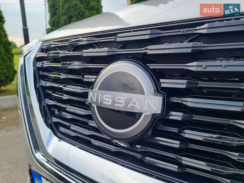 Внедорожник / Кроссовер Nissan Rogue 2023 в Киеве