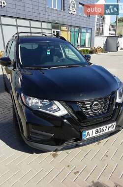 Внедорожник / Кроссовер Nissan Rogue 2017 в Киеве