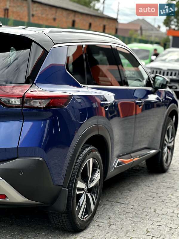 Позашляховик / Кросовер Nissan Rogue 2020 в Коростишеві