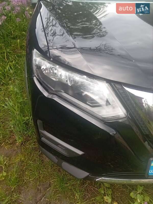 Позашляховик / Кросовер Nissan Rogue 2017 в Києві