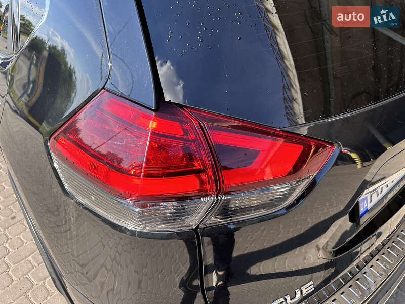 Позашляховик / Кросовер Nissan Rogue 2017 в Харкові