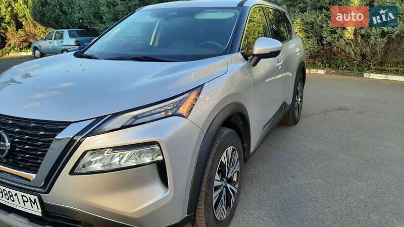 Позашляховик / Кросовер Nissan Rogue 2021 в Вишневому фото 39 Позашляховик / Кросовер Nissan Rogue 2021 в Вишневому