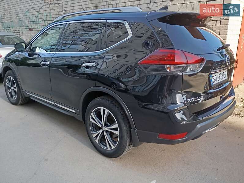 Внедорожник / Кроссовер Nissan Rogue 2017 в Виннице