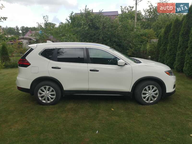 Внедорожник / Кроссовер Nissan Rogue 2017 в Черкассах