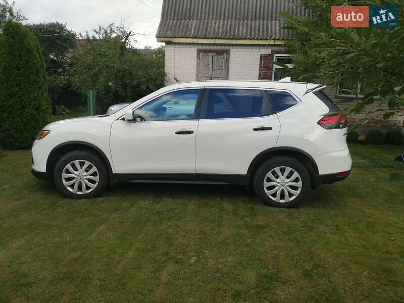 Внедорожник / Кроссовер Nissan Rogue 2017 в Черкассах