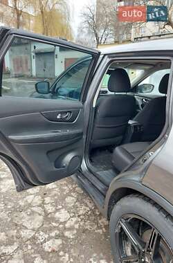 Позашляховик / Кросовер Nissan Rogue 2017 в 