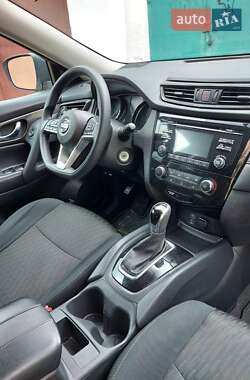 Позашляховик / Кросовер Nissan Rogue 2017 в 