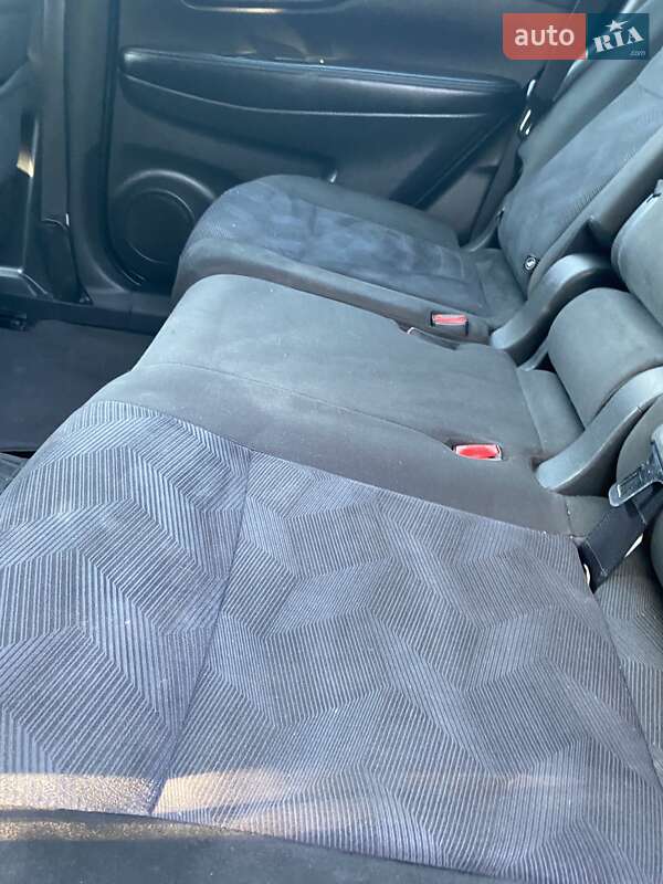 Внедорожник / Кроссовер Nissan Rogue 2015 в Киеве