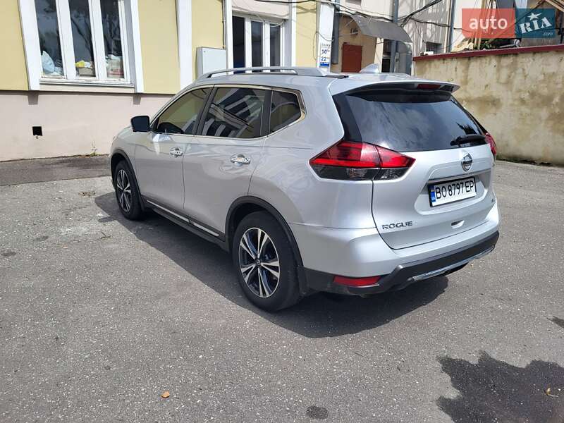 Внедорожник / Кроссовер Nissan Rogue 2017 в Тернополе