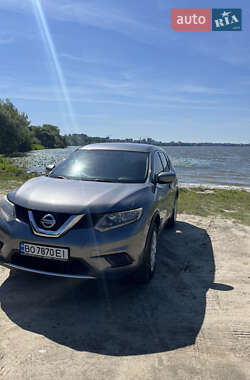 Внедорожник / Кроссовер Nissan Rogue 2015 в Тернополе