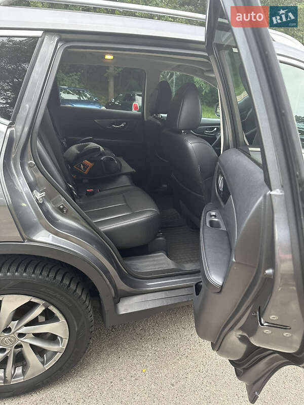 Позашляховик / Кросовер Nissan Rogue 2014 в Києві