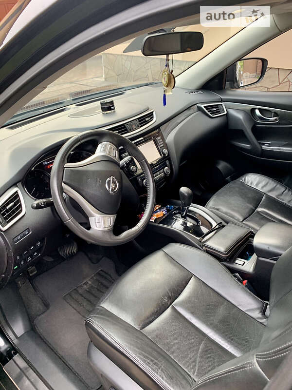 Внедорожник / Кроссовер Nissan Rogue 2014 в Ровно