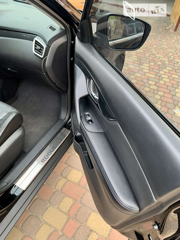 Внедорожник / Кроссовер Nissan Rogue 2014 в Ровно