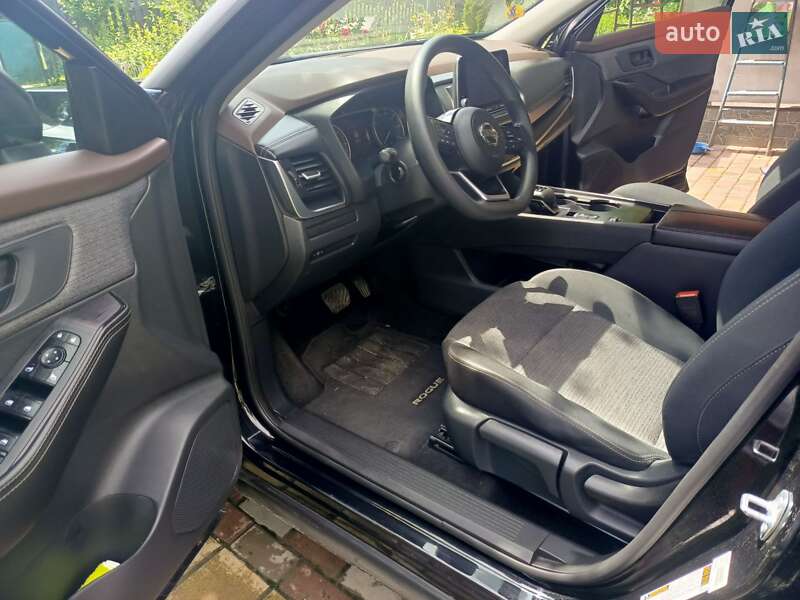 Внедорожник / Кроссовер Nissan Rogue 2021 в Киеве
