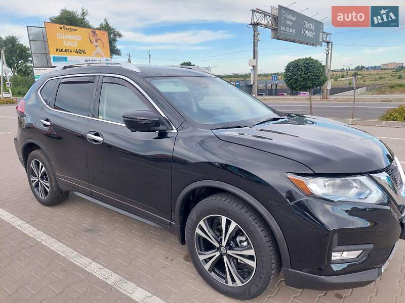 Внедорожник / Кроссовер Nissan Rogue 2019 в Вишневом