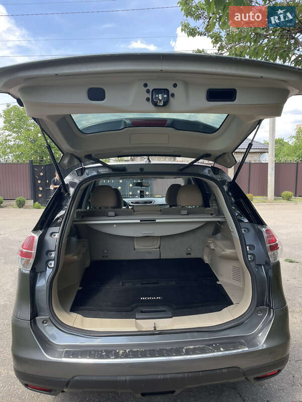 Позашляховик / Кросовер Nissan Rogue 2016 в Петровому