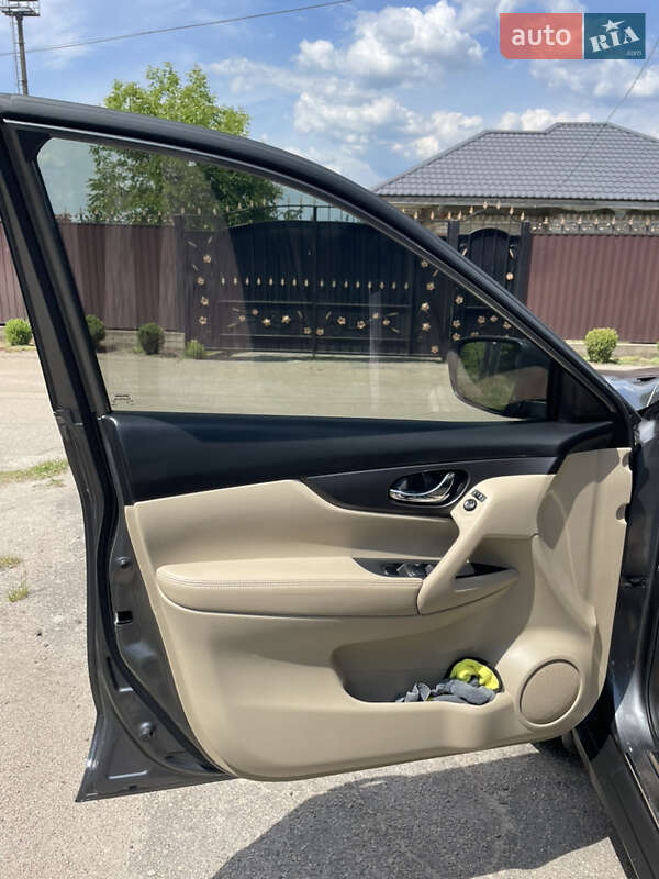 Позашляховик / Кросовер Nissan Rogue 2016 в Петровому