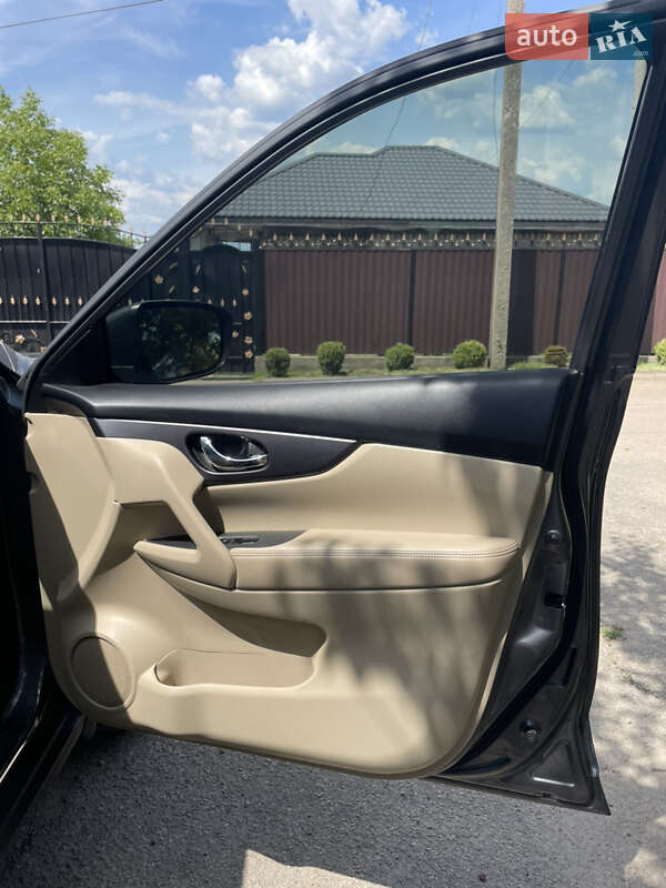 Позашляховик / Кросовер Nissan Rogue 2016 в Петровому