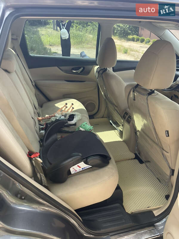 Позашляховик / Кросовер Nissan Rogue 2016 в Петровому