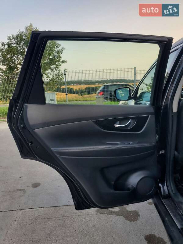 Позашляховик / Кросовер Nissan Rogue 2016 в Надвірній