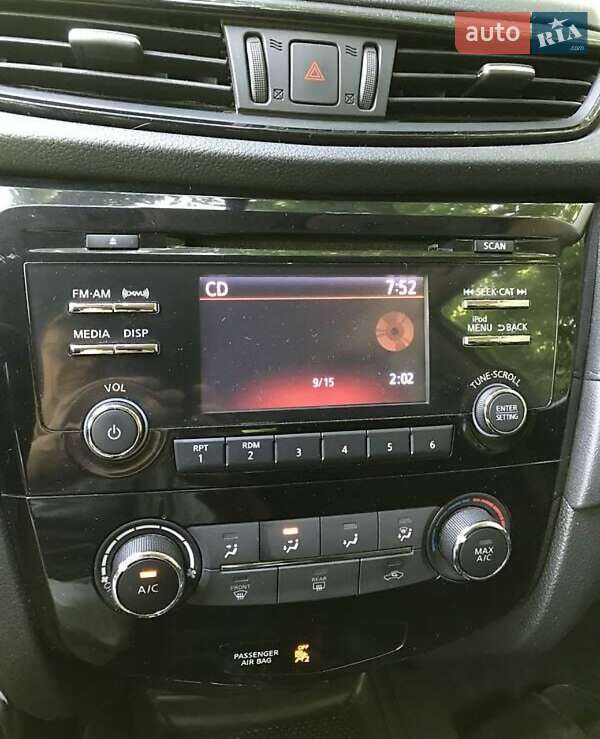 Внедорожник / Кроссовер Nissan Rogue 2017 в Житомире