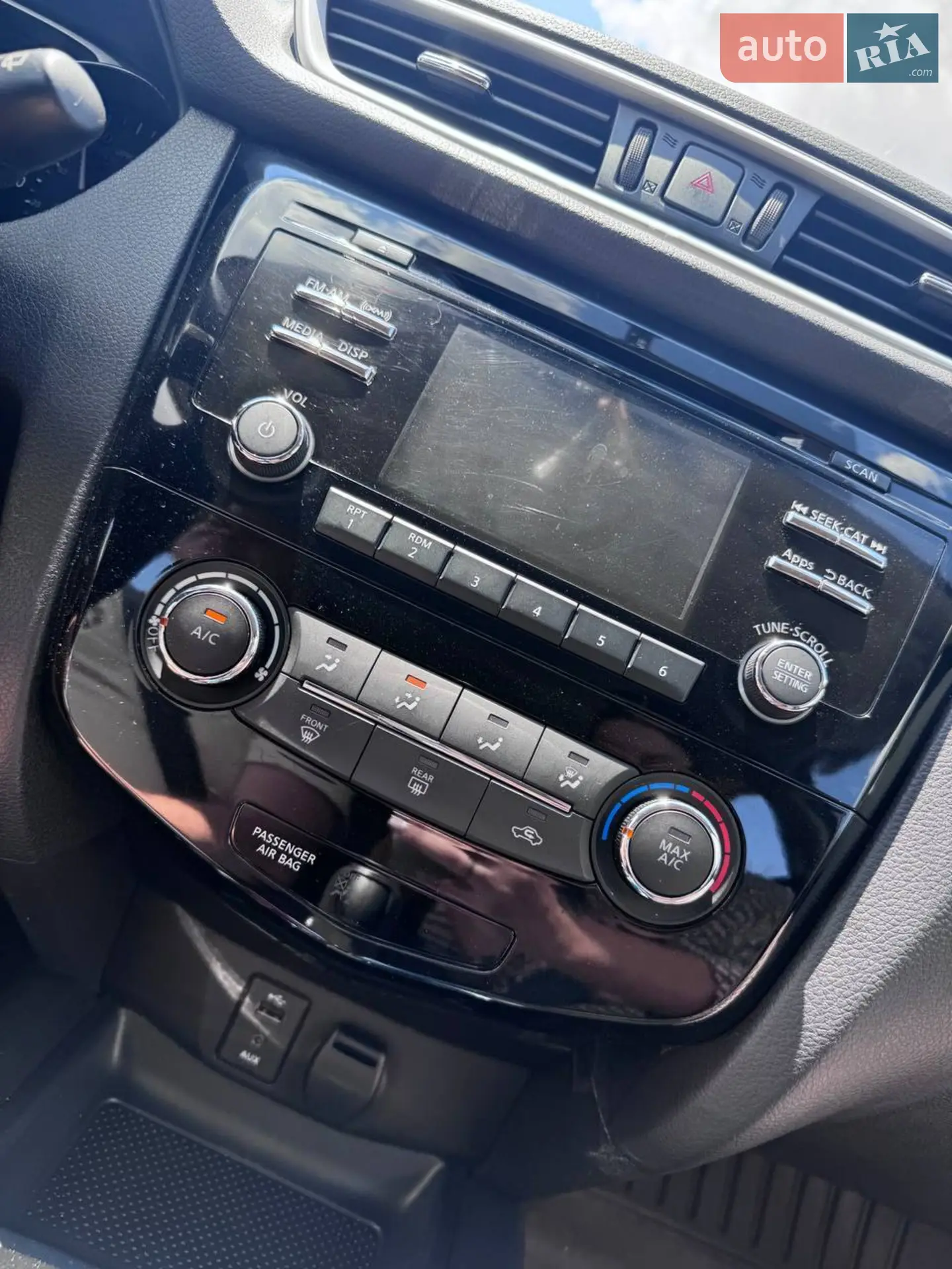 2016 Nissan Rogue - мініатюра 12