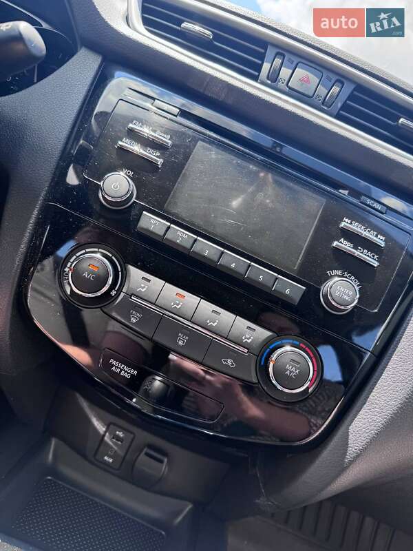 Позашляховик / Кросовер Nissan Rogue 2016 в Кривому Розі