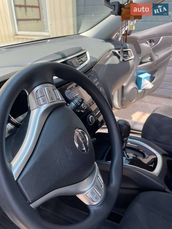 Позашляховик / Кросовер Nissan Rogue 2016 в Кривому Розі