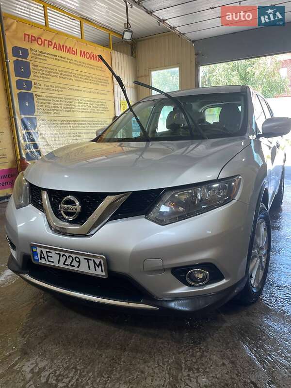 Позашляховик / Кросовер Nissan Rogue 2016 в Кривому Розі