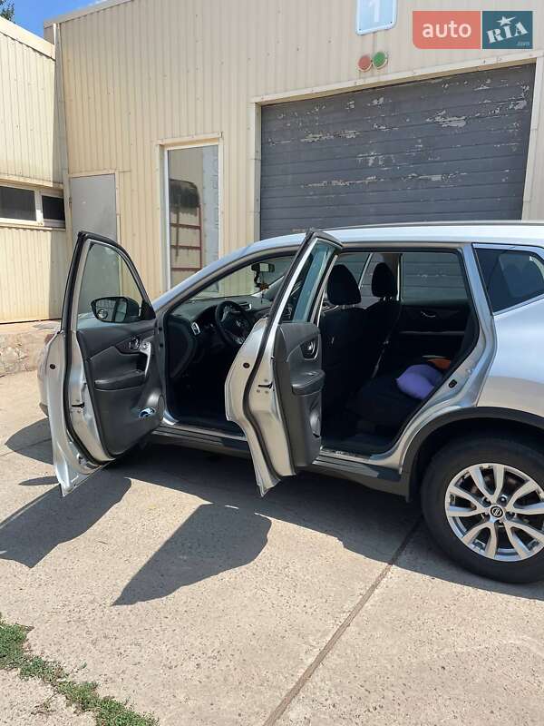 Позашляховик / Кросовер Nissan Rogue 2016 в Кривому Розі