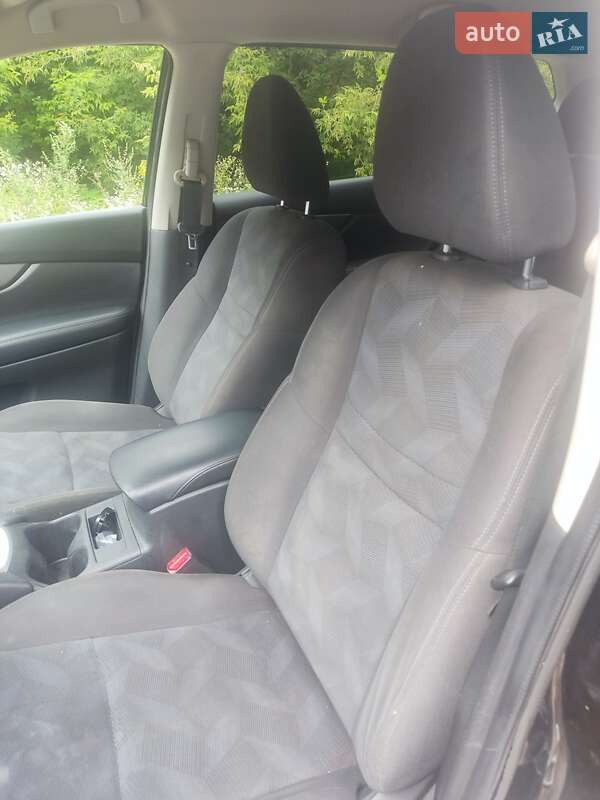 Внедорожник / Кроссовер Nissan Rogue 2016 в Тернополе