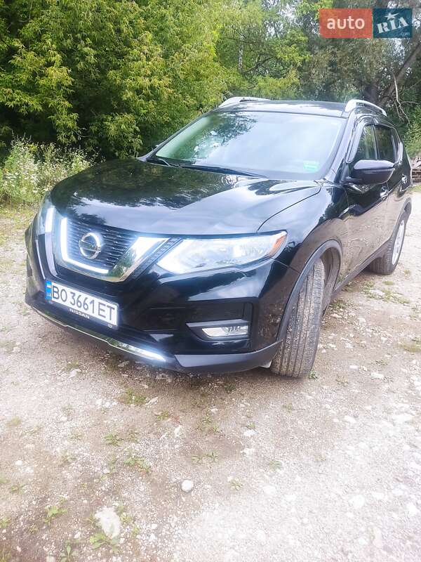 Внедорожник / Кроссовер Nissan Rogue 2016 в Тернополе