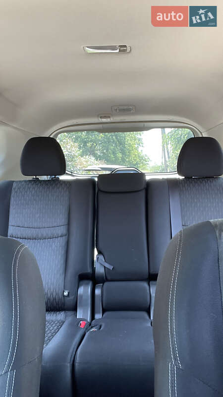 Позашляховик / Кросовер Nissan Rogue 2016 в Дніпрі