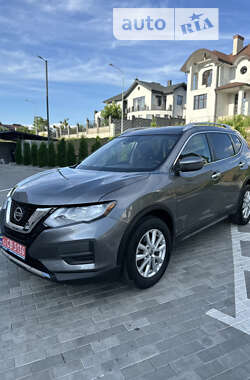 Внедорожник / Кроссовер Nissan Rogue 2019 в Ровно