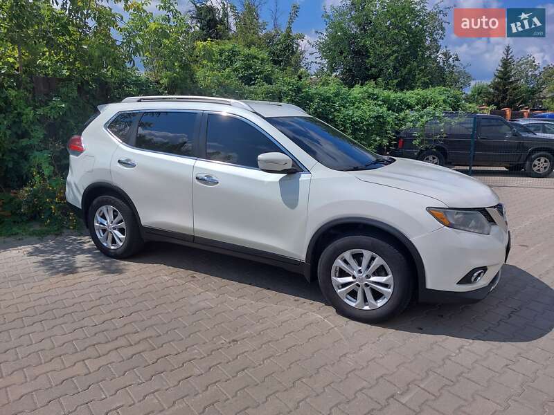 Внедорожник / Кроссовер Nissan Rogue 2015 в Киеве