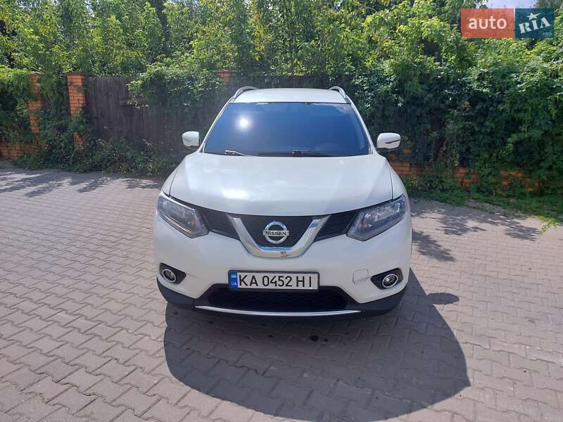Внедорожник / Кроссовер Nissan Rogue 2015 в Киеве