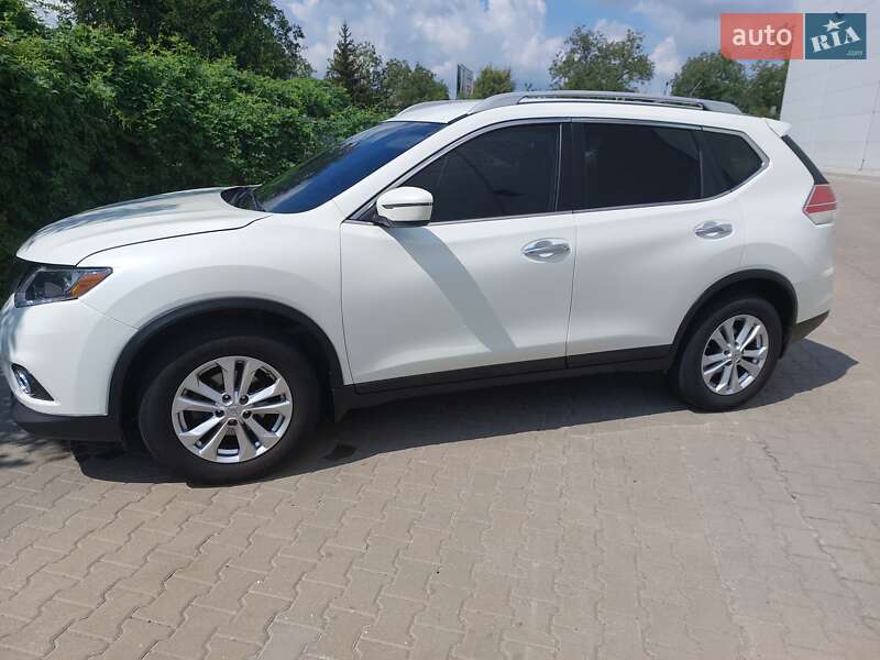 Внедорожник / Кроссовер Nissan Rogue 2015 в Киеве