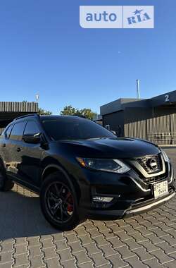 Внедорожник / Кроссовер Nissan Rogue 2016 в Вознесенске