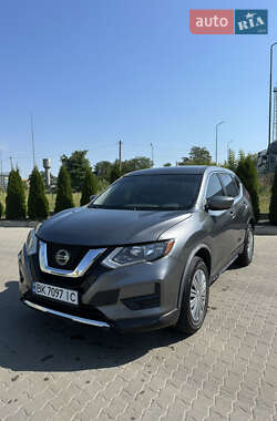 Внедорожник / Кроссовер Nissan Rogue 2017 в 