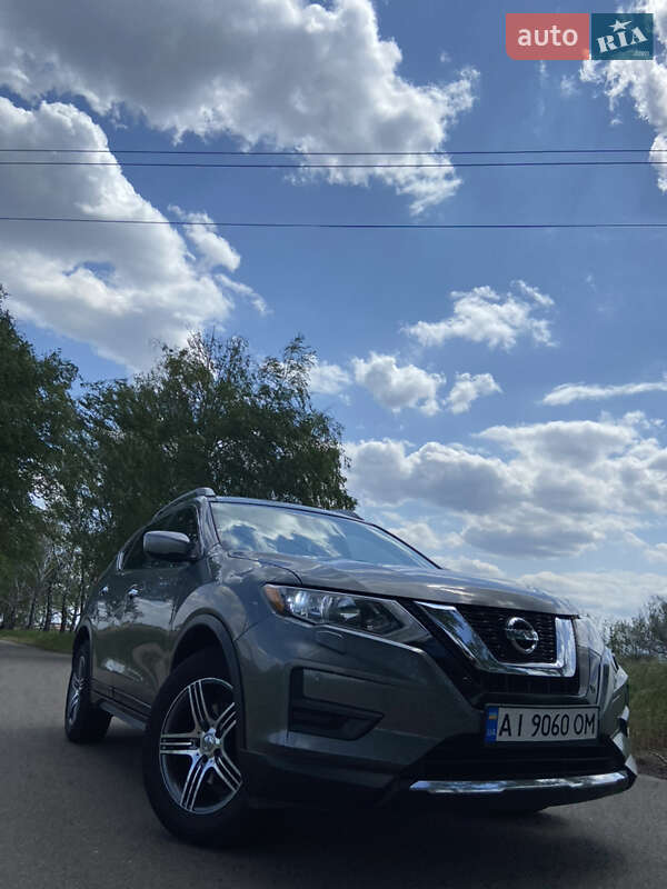 Позашляховик / Кросовер Nissan Rogue 2017 в Переяславі