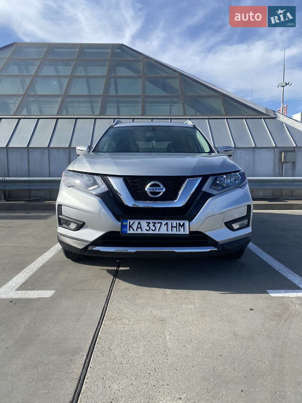 Позашляховик / Кросовер Nissan Rogue 2016 в Києві