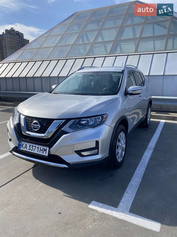 Позашляховик / Кросовер Nissan Rogue 2016 в Києві