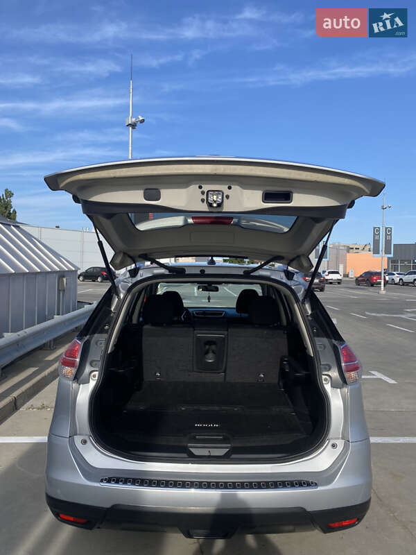 Позашляховик / Кросовер Nissan Rogue 2016 в Києві