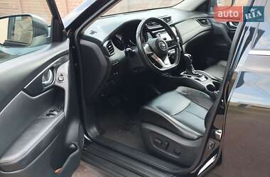 Внедорожник / Кроссовер Nissan Rogue 2019 в 